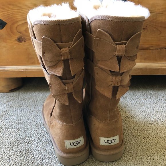 allegra bow ii ugg